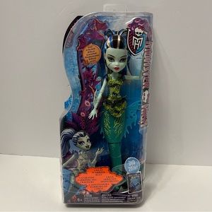 MONSTER HIGH DOLL NRFB FRANKIE STEIN GREAT SCARRIER REEF Doll 2015 toy